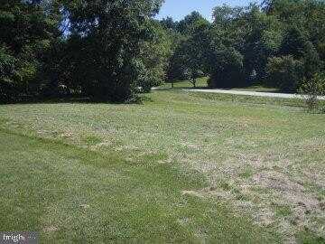33 LAKE MEADE DRIVE, EAST BERLIN, PA 17316