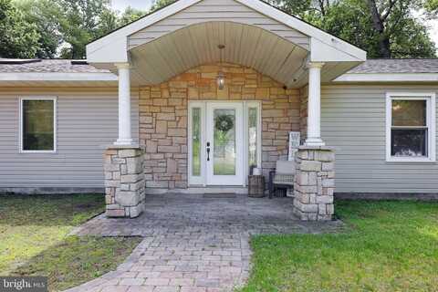 390 E MILLSTREAM ROAD, CREAM RIDGE, NJ 08514