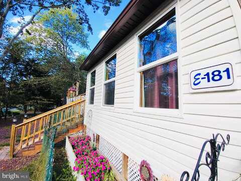 5280 SUNSHINE LANE, TOBYHANNA, PA 18466