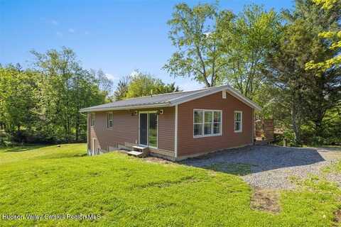 2 Mountain View Pl N Place N, New Paltz, NY 12561