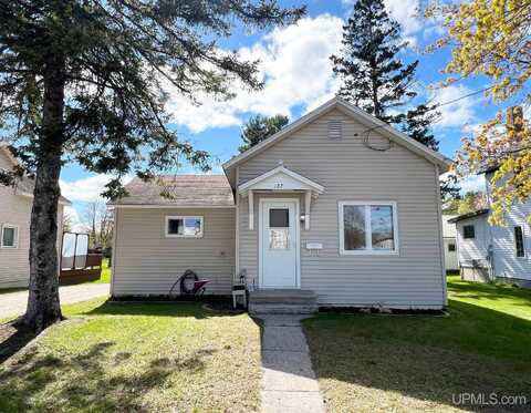 137 N Fifth, Manistique, MI 49854