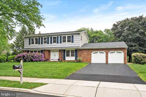 61 HAMILTON LANE, PLAINSBORO, NJ 08536
