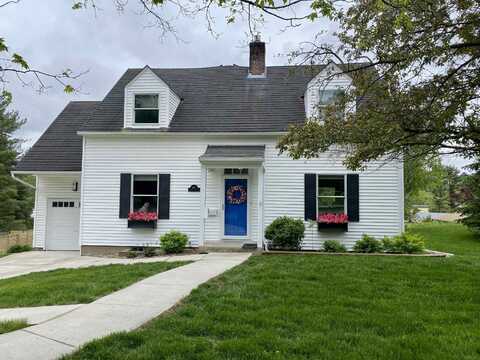 607 North Street, Decorah, IA 52101