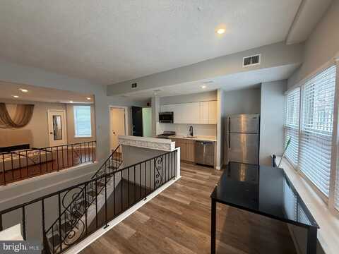 718 S 7TH STREET, PHILADELPHIA, PA 19147