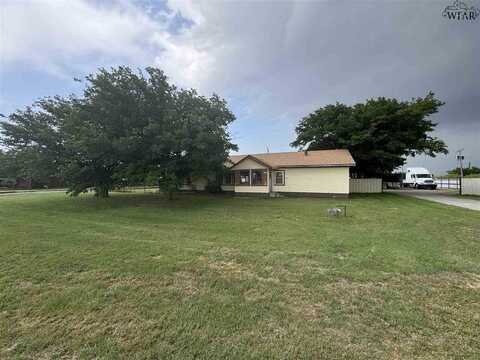 944 S WAGGONER STREET, Electra, TX 76360
