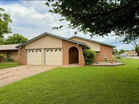 901 DOSIA DRIVE, Iowa Park, TX 76367