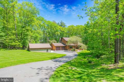 1322 PAR DRIVE, KUNKLETOWN, PA 18058