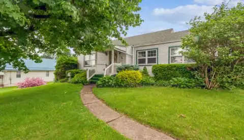 1145 Strawn Ave, New Kensington, PA 15068
