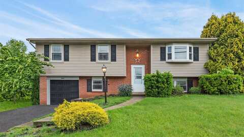 80 Fosterville Rd, Hempfield Twp - WML, PA 15601