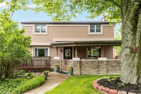 887 E Arcadia Dr, McCandless, PA 15237