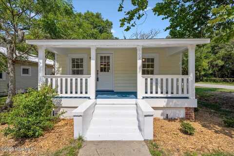 602 N Lord Street, Southport, NC 28461