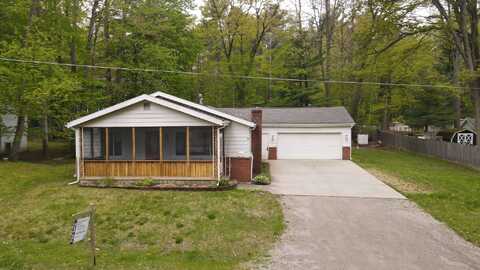 206 Harvey Avenue, Houghton Lake, MI 48629