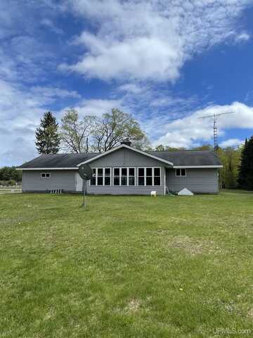 4815 N Southside Rd, Manistique, MI 49854