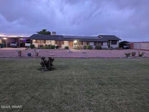 2118 Mclaws Road, Holbrook, AZ 86025