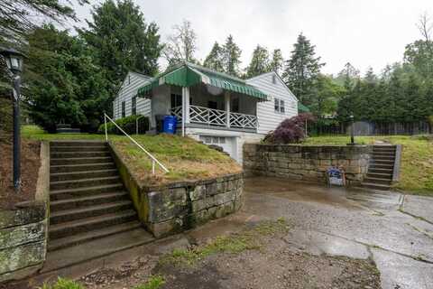 1153 Yanks Ln, South Park, PA 15236