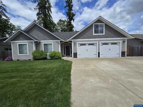 299 Fairview St, Mill City, OR 97360