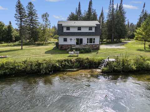 5477 Schultz Road, Indian River, MI 49749