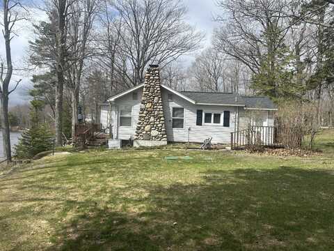 8226 Paradise Trail, Carp Lake, MI 49718