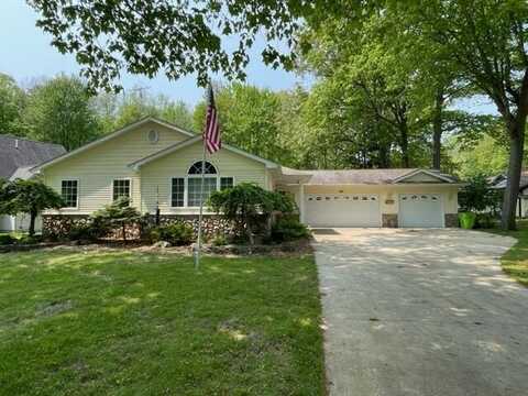 991 W Higgins Lake Drive, Roscommon, MI 48653