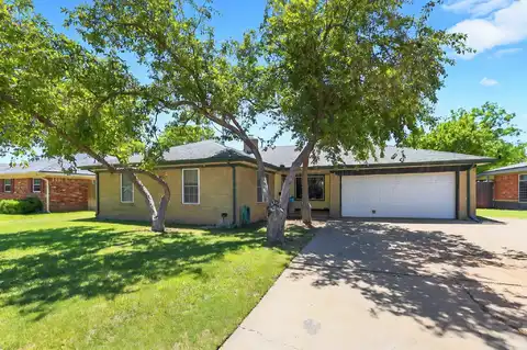 6005 GAINSBOROUGH Road, Amarillo, TX 79106