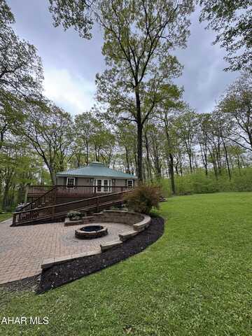 1435 Overland Pass Road, Claysburg, PA 16625