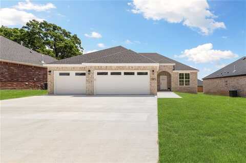 901 E Buchanan ST, Prairie Grove, AR 72753
