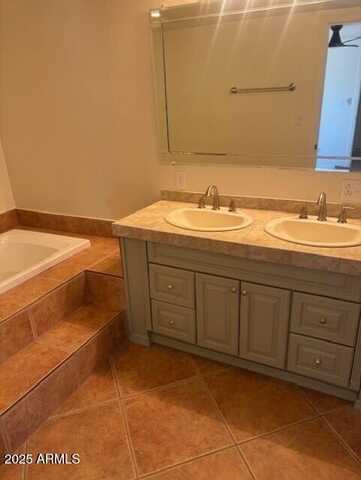 2141 E BROADWAY Avenue, Apache Junction, AZ 85119