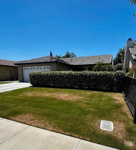 315 Fern Meadow Drive, Bakersfield, CA 93308