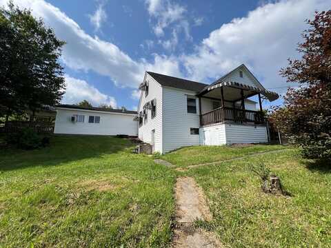 134 6th St., BRADLEY, WV 25818