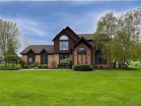 40 River Oaks Drive, Grand Island, NY 14072