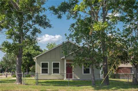 401 E Empresario, Refugio, TX 78377