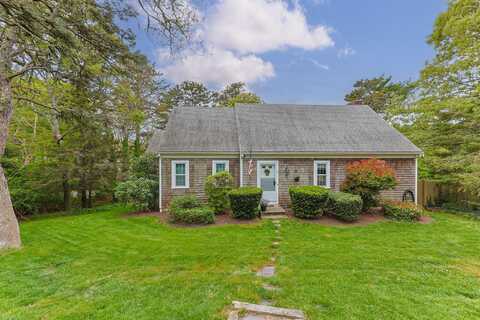 4 Stage Coach Road, Harwich, MA 02645