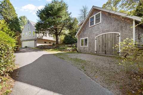 71 Oyster Pond Road, Falmouth, MA 02540