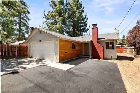 773 W Aeroplane Boulevard, Big Bear City, CA 92314