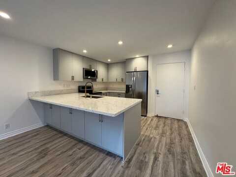 740 N Kings Rd, West Hollywood, CA 90069