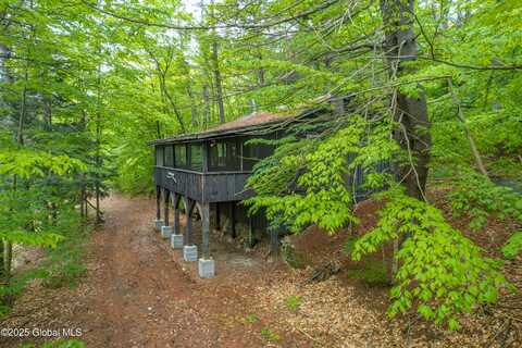 8 Crescent Drive, Edinburg, NY 12835