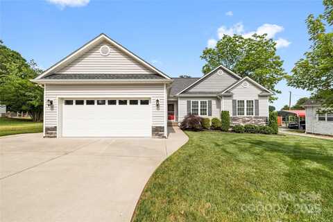 2996 N Lookout Street, Claremont, NC 28610