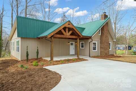 1921 Woodridge Drive, Hickory, NC 28602