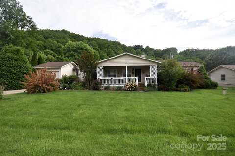 74 Sunflower Lane, Waynesville, NC 28785