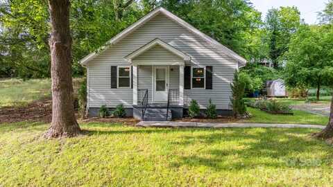 352 18th Avenue NE, Hickory, NC 28601