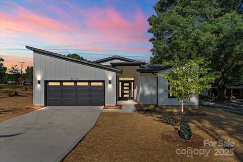 8632 Cedarbrook Drive, Charlotte, NC 28215