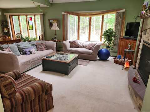 46 Country Way, Wallingford, CT 06492