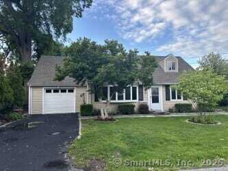 16 Neponsit Street, Stamford, CT 06902
