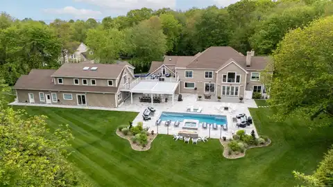 15A Shore Road, Waterford, CT 06385