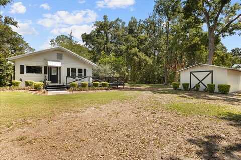 914 Main St, Trenton, FL 32693
