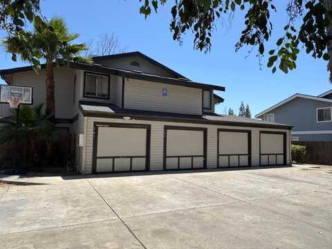 3374 Shields Avenue W, Fresno, CA 93722