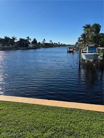 4210 SE 19th Avenue, Cape Coral, FL 33904