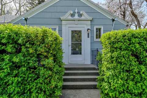 923 W Clark Street, Livingston, MT 59047