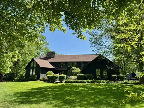 251 WOLF POINT Drive, Erie, PA 16505