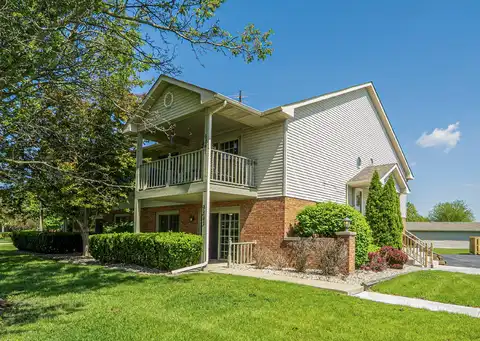9843 Parkway Drive, Highland, IN 46322
